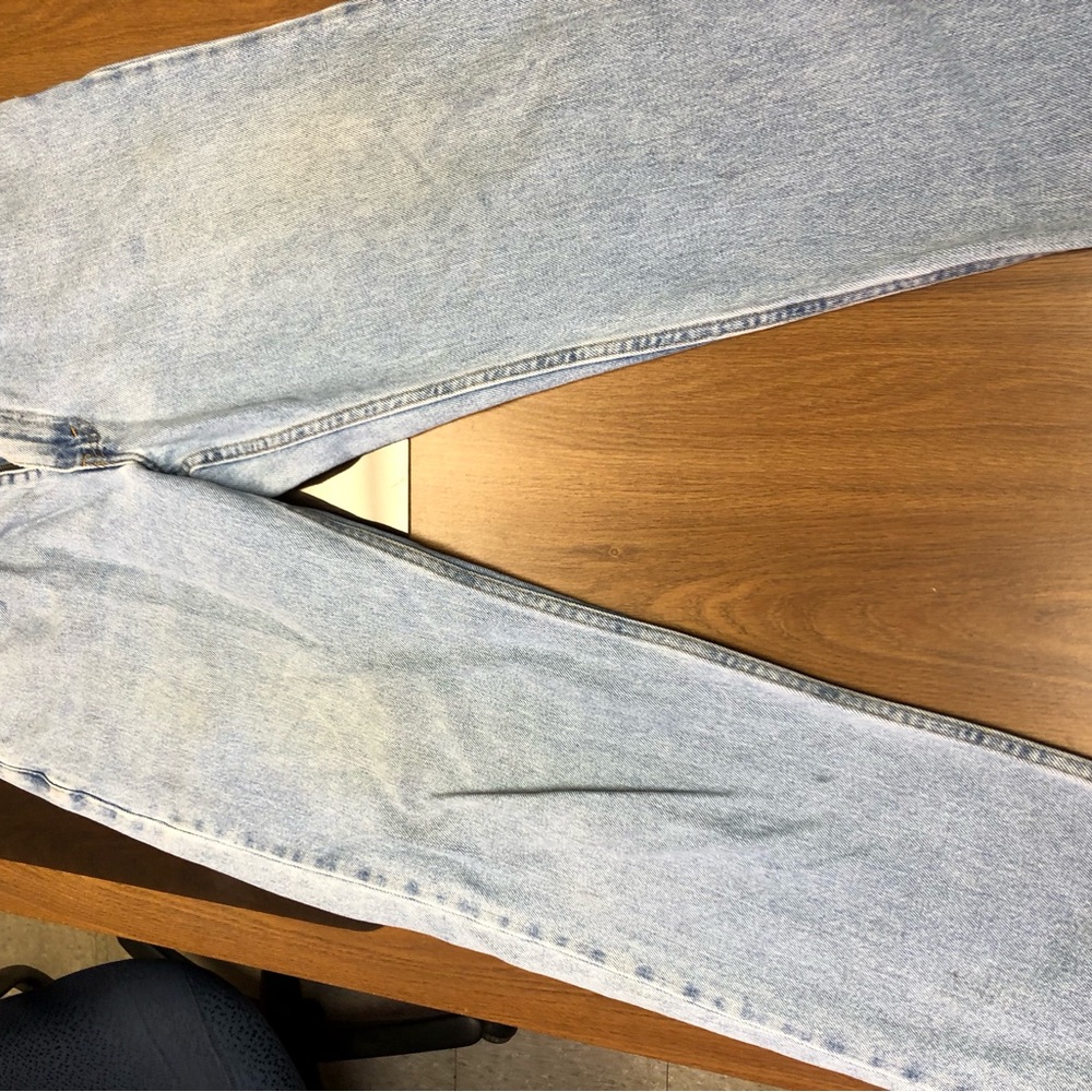 550 Levi’s - Picture 2 of 4